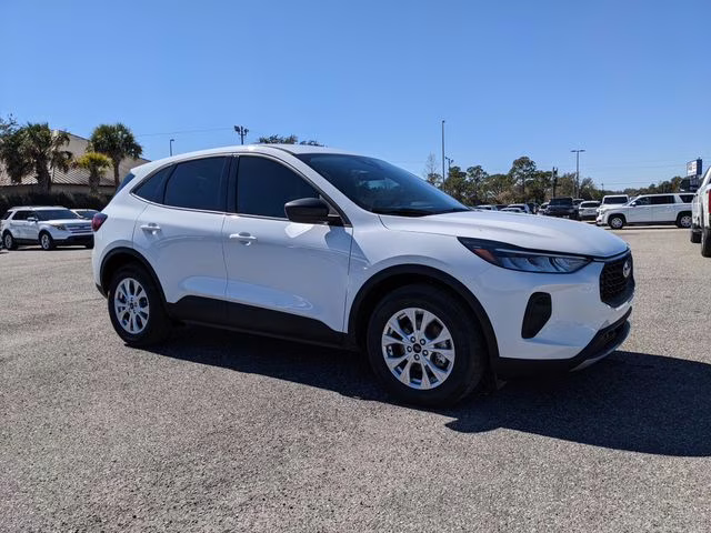 2026 Oxford White Ford Escape Active FWD SUV