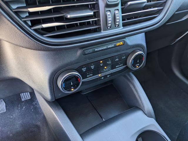 2026 Oxford White Ford Escape Active FWD SUV