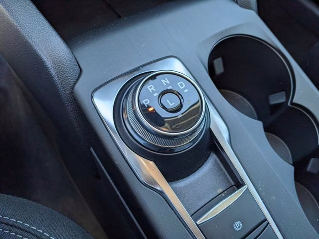 2026 Oxford White Ford Escape Active FWD SUV