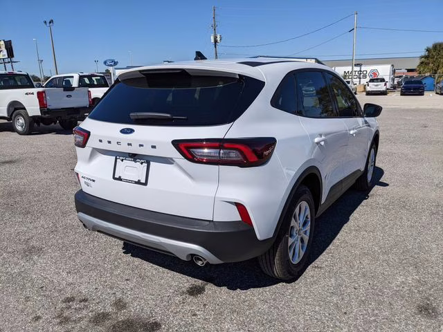 2026 Oxford White Ford Escape Active FWD SUV