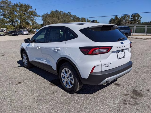 2026 Oxford White Ford Escape Active FWD SUV