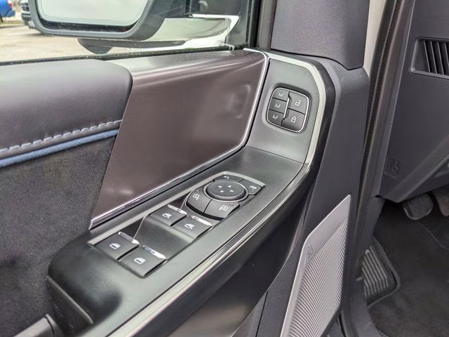 2025 Star White Metallic Tri-Coat Ford F-150 Platinum 4X4 Truck