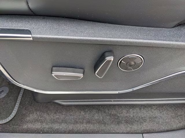 2025 Star White Metallic Tri-Coat Ford F-150 Platinum 4X4 Truck