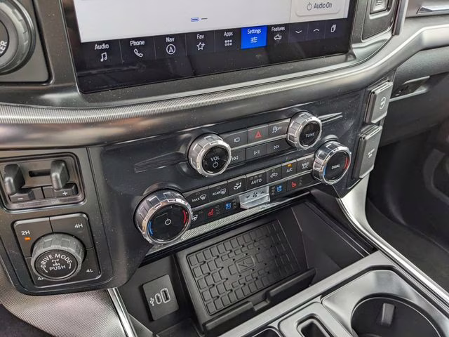 2025 Star White Metallic Tri-Coat Ford F-150 Platinum 4X4 Truck