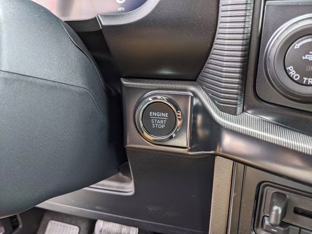 2025 Star White Metallic Tri-Coat Ford F-150 Platinum 4X4 Truck