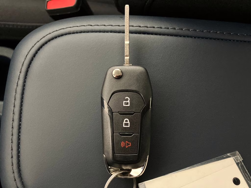 2026 Space White Metallic Ford Maverick XL FWD Truck