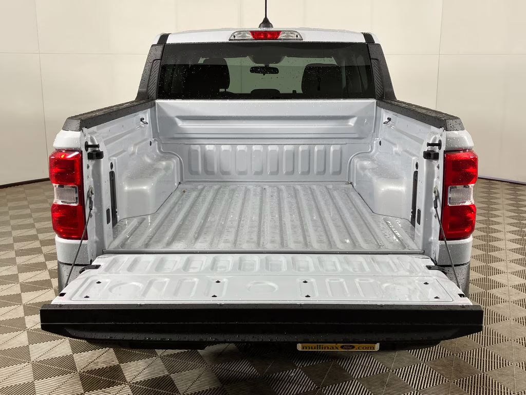 2026 Space White Metallic Ford Maverick XL FWD Truck