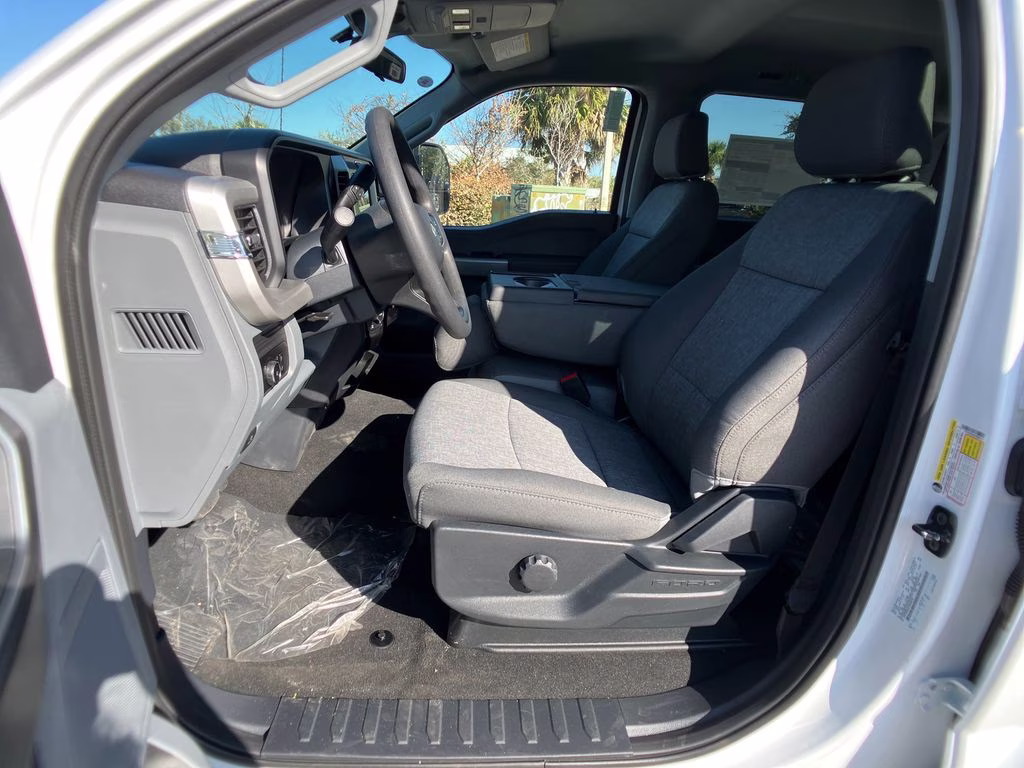 2026 Oxford White Ford Super Duty F-250 SRW STX 4X4 Truck