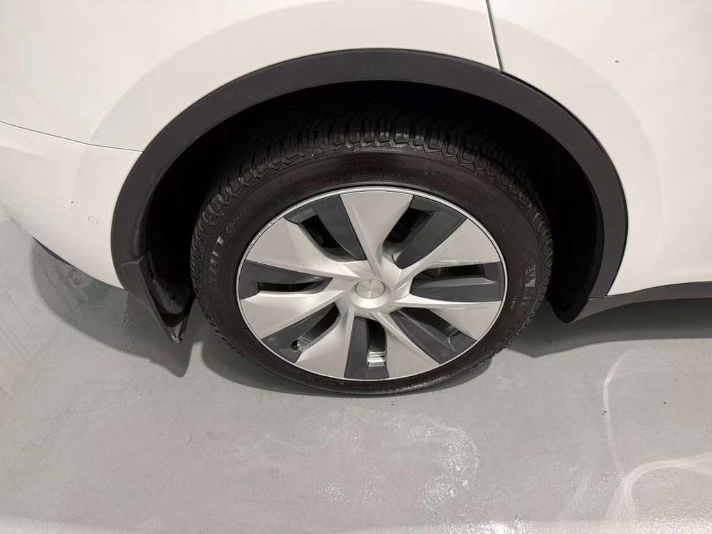 2021 Pearl White Multi-Coat Tesla Model Y Long Range AWD SUV