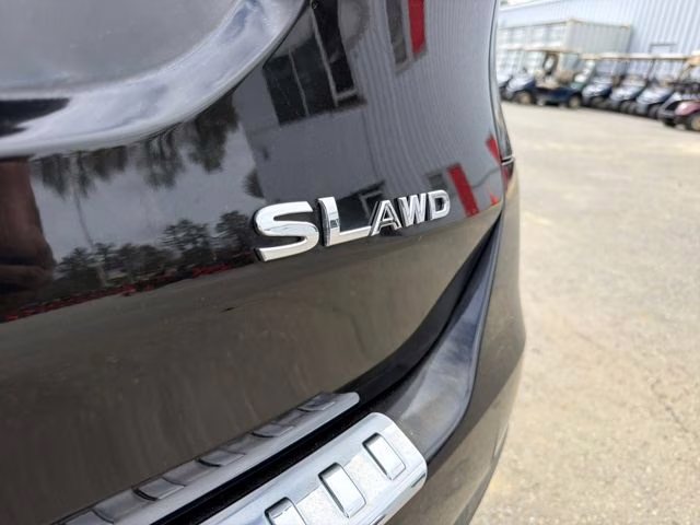 2016 Magnetic Black Nissan Rogue SL AWD SUV