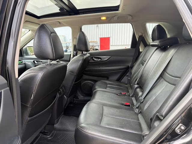 2016 Magnetic Black Nissan Rogue SL AWD SUV