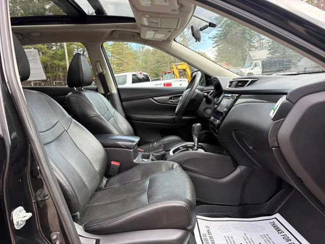 2016 Magnetic Black Nissan Rogue SL AWD SUV