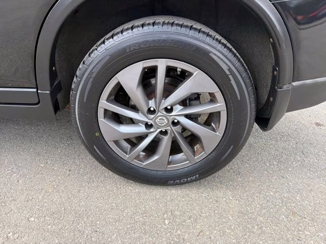 2016 Magnetic Black Nissan Rogue SL AWD SUV