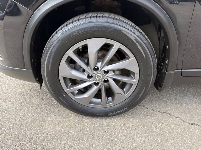 2016 Magnetic Black Nissan Rogue SL AWD SUV