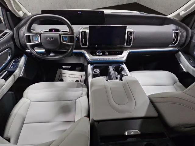 2026 Star White Metallic Tri-Coat Ford Expedition Platinum 4X4 SUV