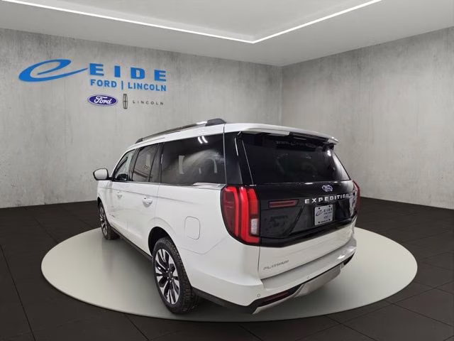 2026 Star White Metallic Tri-Coat Ford Expedition Platinum 4X4 SUV