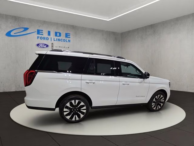 2026 Star White Metallic Tri-Coat Ford Expedition Platinum 4X4 SUV