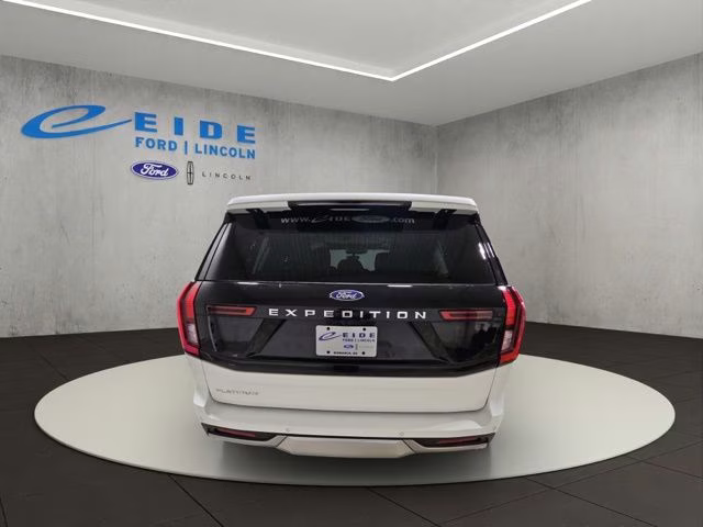 2026 Star White Metallic Tri-Coat Ford Expedition Platinum 4X4 SUV