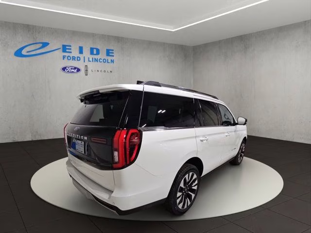 2026 Star White Metallic Tri-Coat Ford Expedition Platinum 4X4 SUV