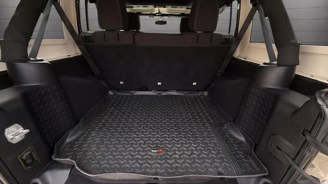 2016 Tank Clearcoat Jeep Wrangler Unlimited Sahara 4X4 SUV