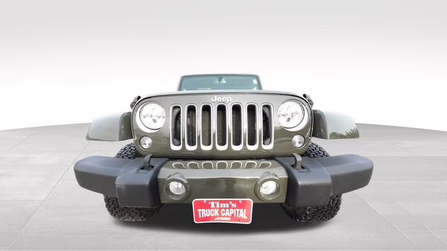 2016 Tank Clearcoat Jeep Wrangler Unlimited Sahara 4X4 SUV