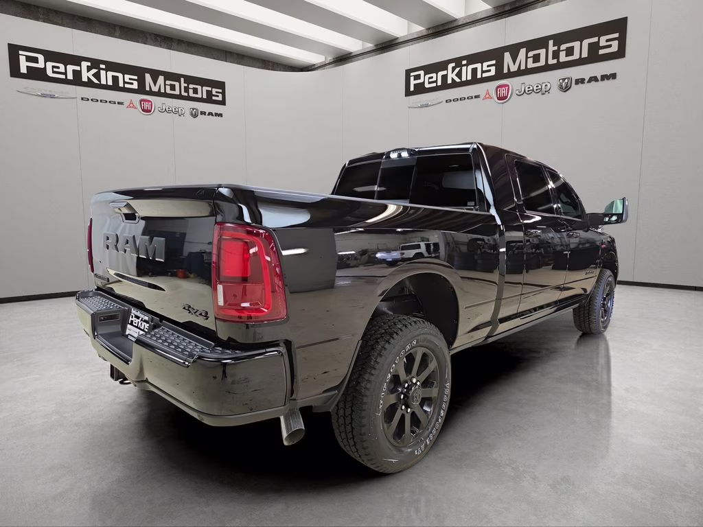 2026 Diamond Black Crystal Pearlcoat Ram 2500 Laramie 4X4 Truck