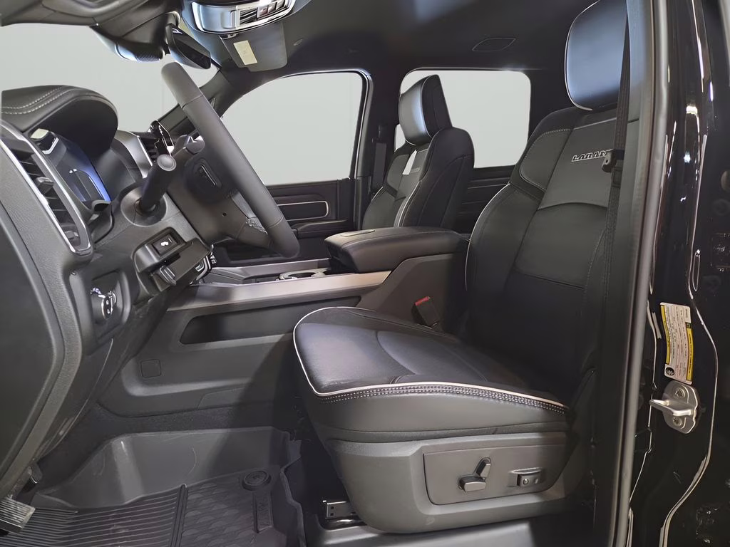 2026 Diamond Black Crystal Pearlcoat Ram 2500 Laramie 4X4 Truck
