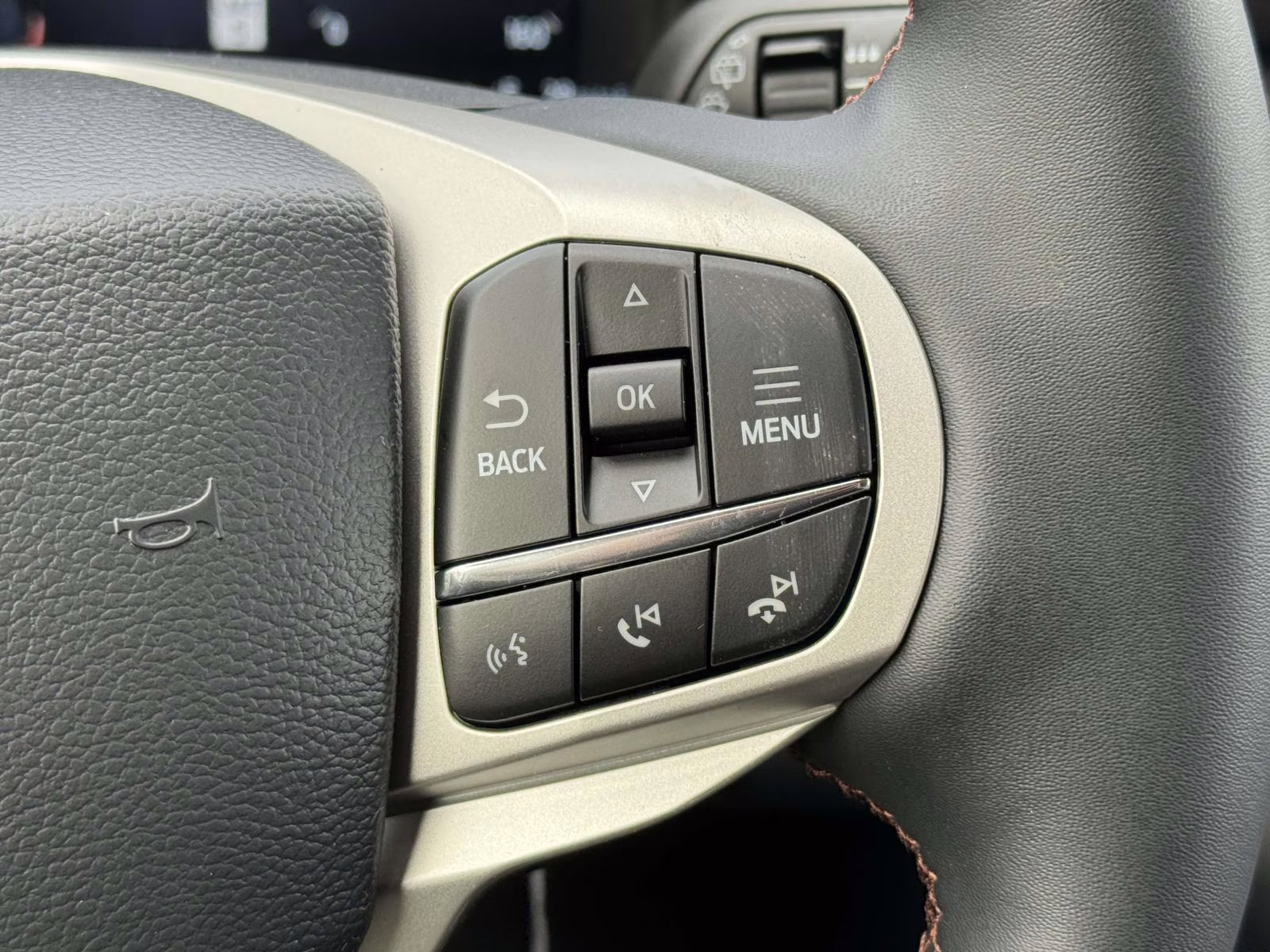 2026 Agate Black Metallic Ford Explorer Active w/200A Pkg 4WD 4X4 SUV