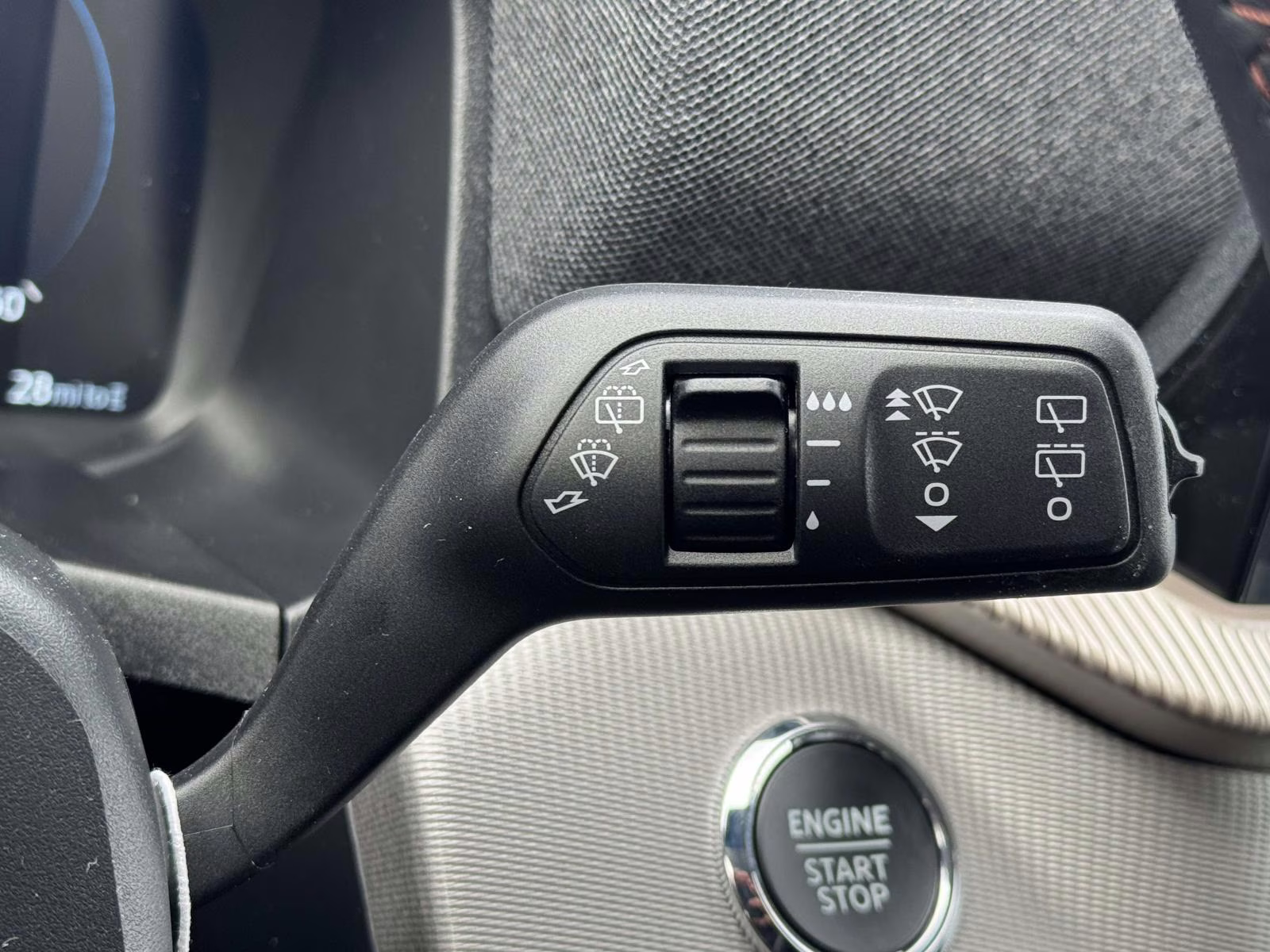 2026 Agate Black Metallic Ford Explorer Active w/200A Pkg 4WD 4X4 SUV