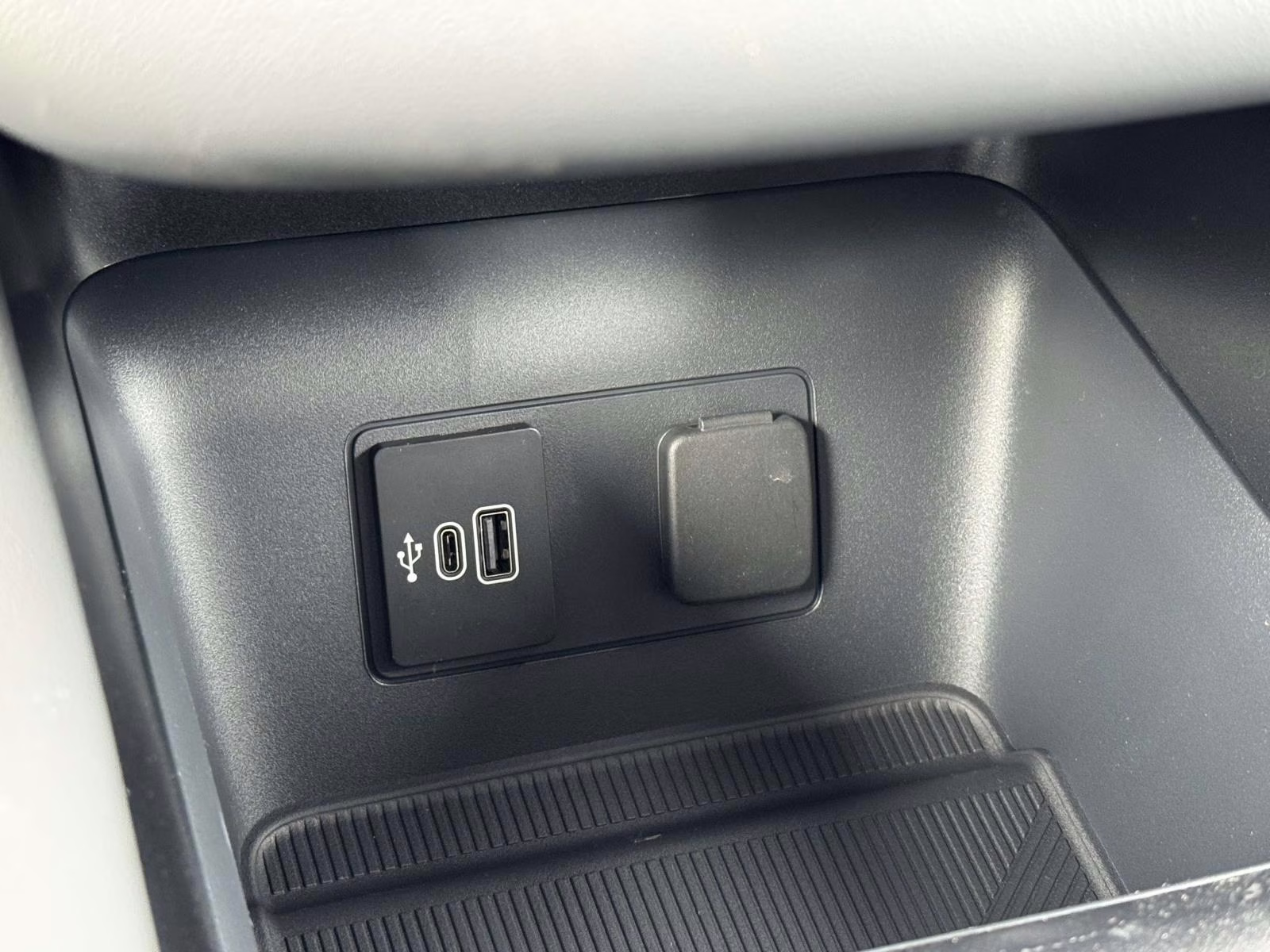 2026 Agate Black Metallic Ford Explorer Active w/200A Pkg 4WD 4X4 SUV