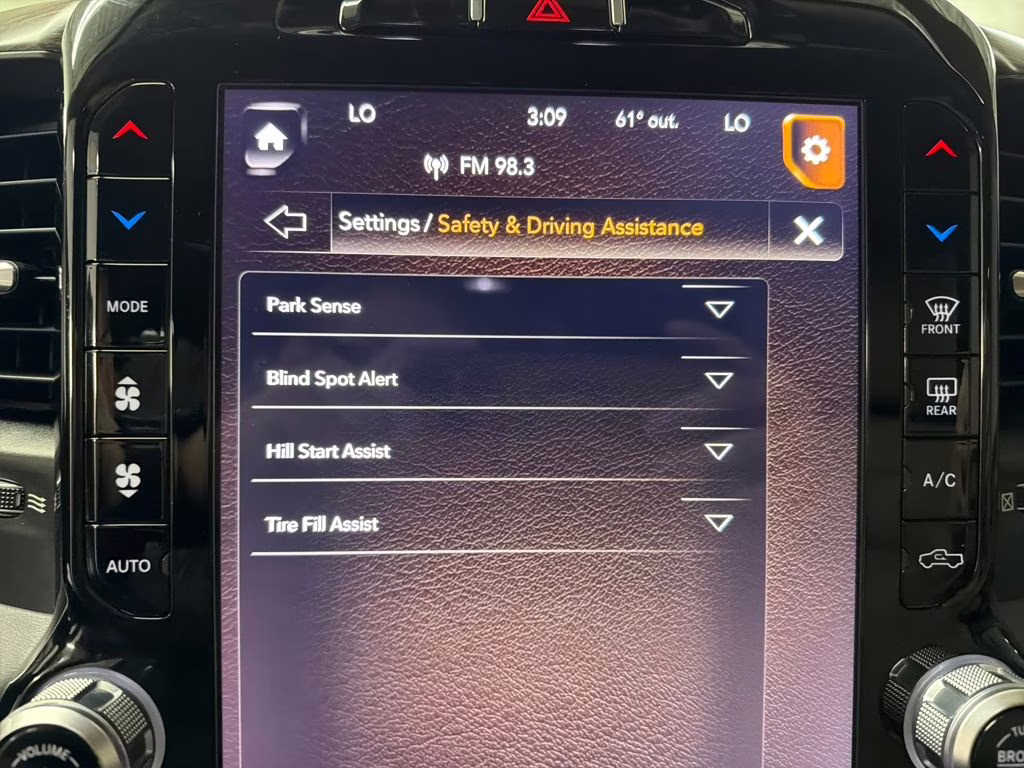 2019 Ivory White Tri-Coat Pearlcoat Ram 1500 Laramie RWD Truck