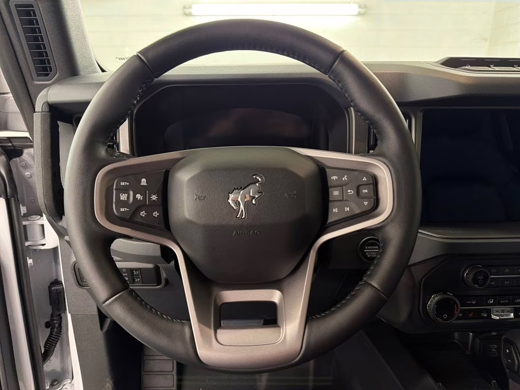 2025 OXFORD WHITE Ford Bronco Badlands 4X4 SUV