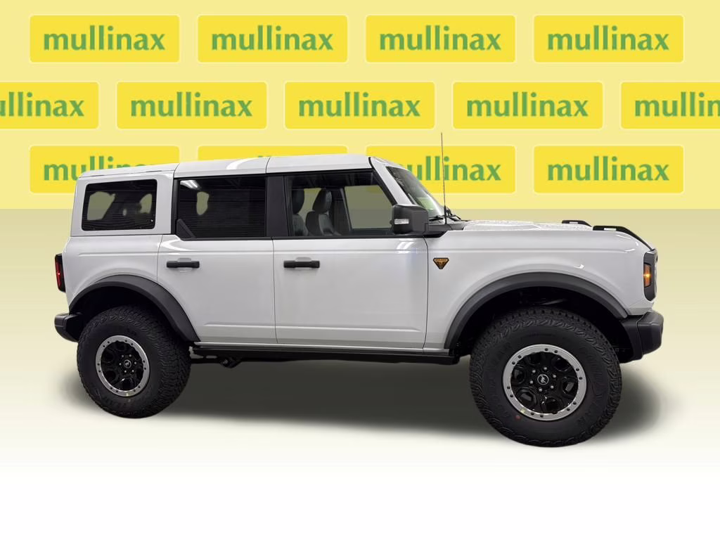 2025 OXFORD WHITE Ford Bronco Badlands 4X4 SUV