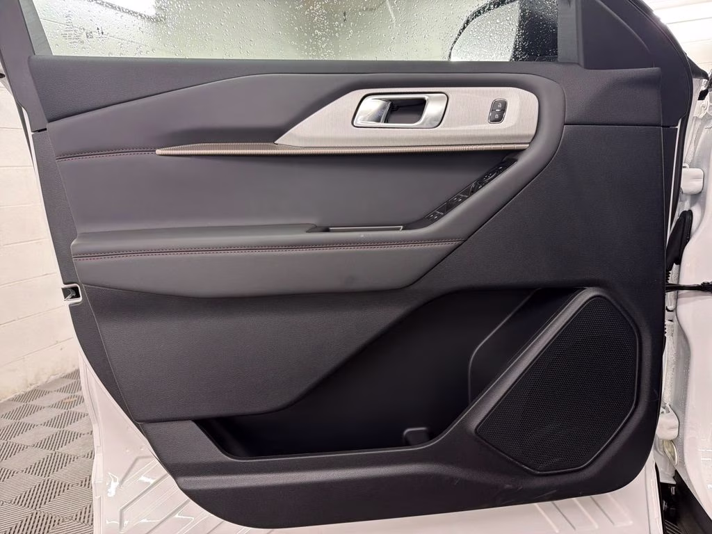 2026 STAR WHITE TRI-COAT Ford Explorer Active RWD SUV