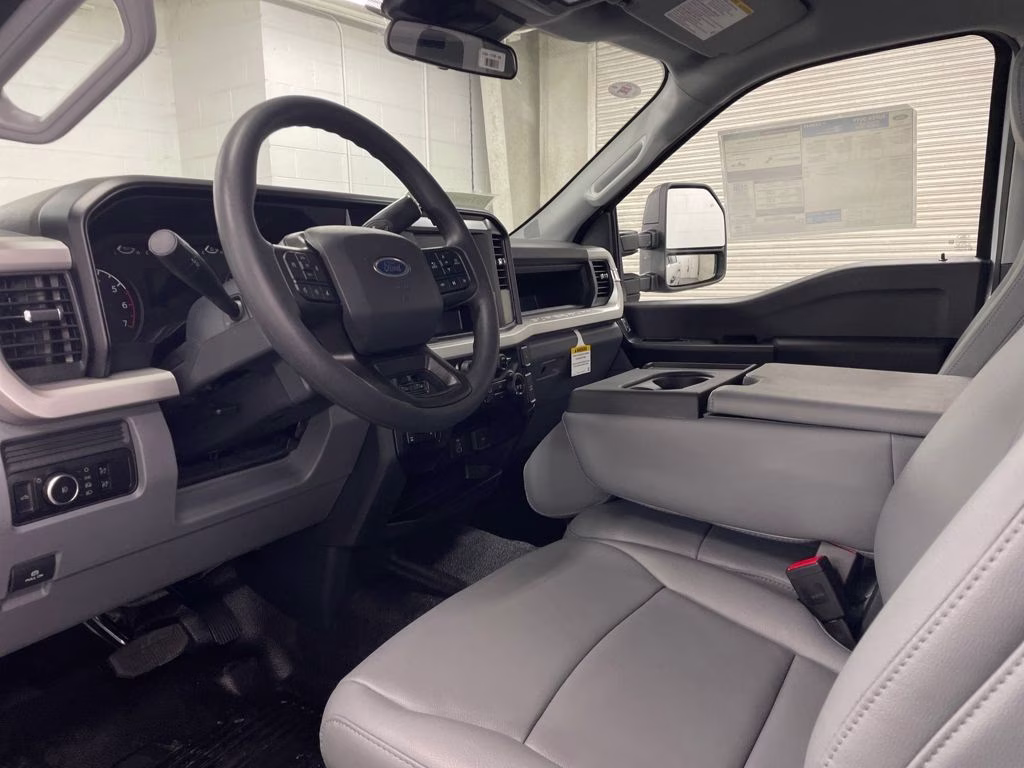 2026 Oxford White Ford Super Duty F-250 SRW XL 4X4 Truck