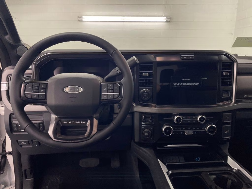 2026 STAR WHITE Ford Super Duty F-250 SRW Platinum 4X4 Truck