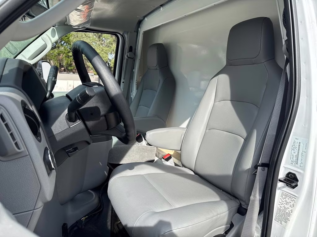 2026 Oxford White Ford E-350SD Base RWD Truck