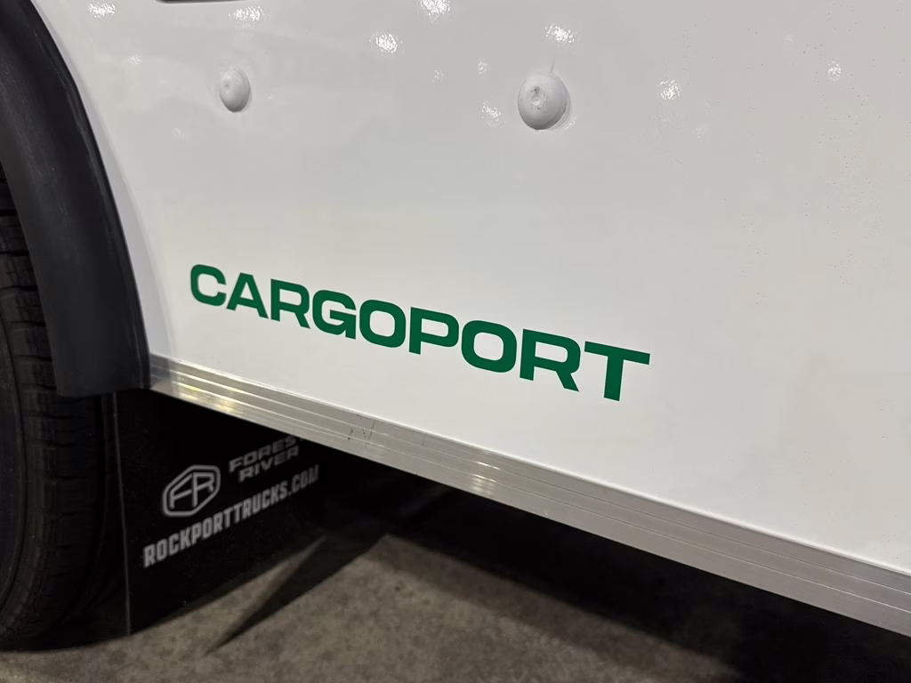 2026 Oxford White Ford E-350SD Base RWD Truck