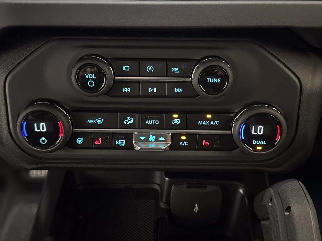 2025 Azure Gray Metallic Tri-Coat Ford Bronco Badlands 4X4 SUV
