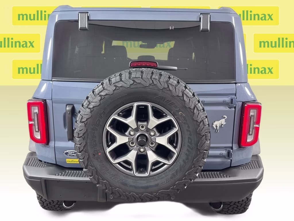 2025 Azure Gray Metallic Tri-Coat Ford Bronco Badlands 4X4 SUV
