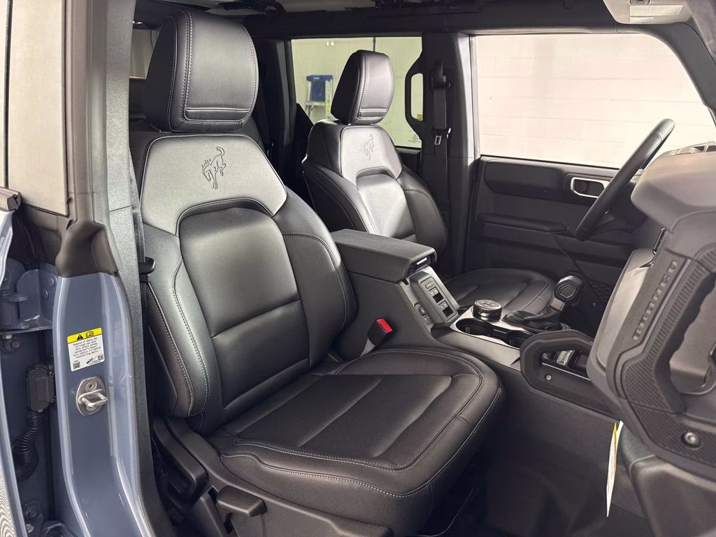 2025 Azure Gray Metallic Tri-Coat Ford Bronco Badlands 4X4 SUV