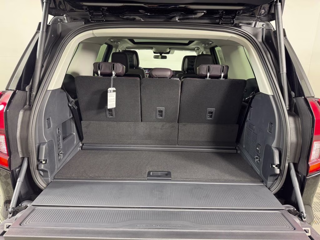 2026 Agate Black Metallic Ford Expedition Platinum 4X4 SUV