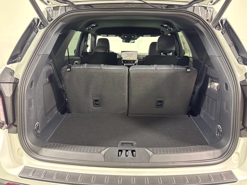2026 Star White Metallic Tri-Coat Ford Explorer ST 4X4 SUV