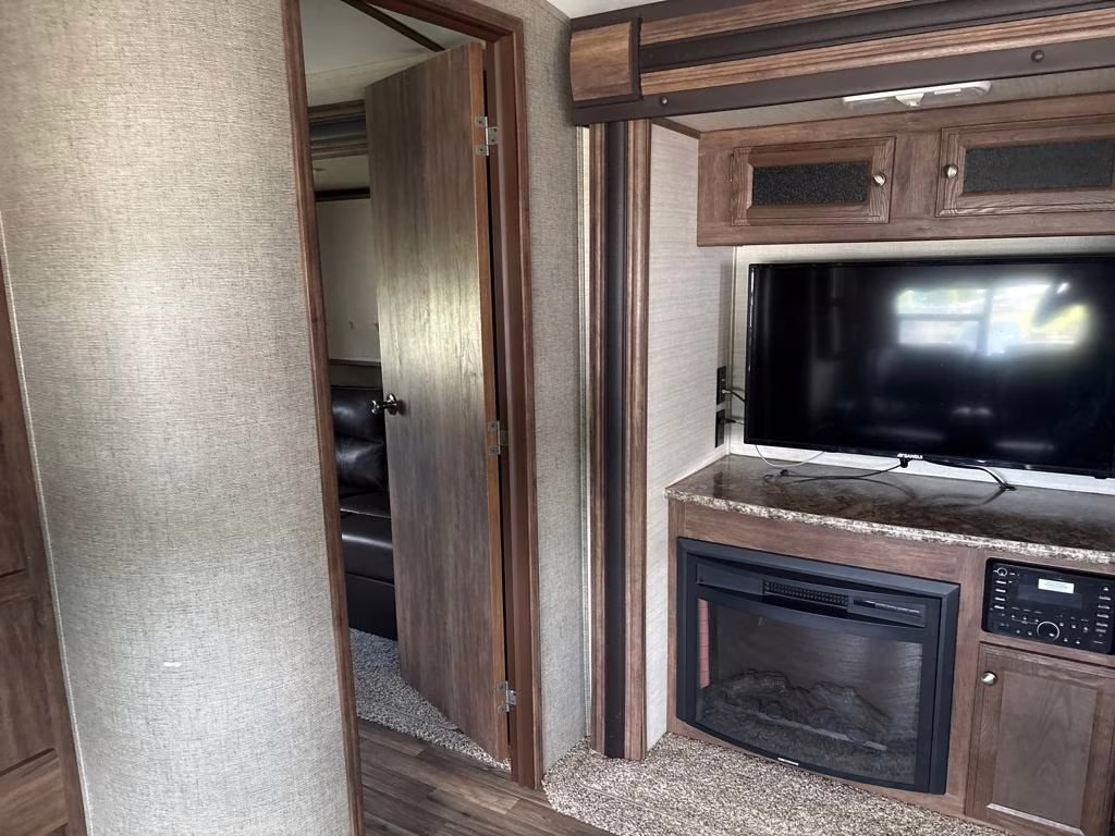 2017 Keystone Cougar 34 TSB Trailer