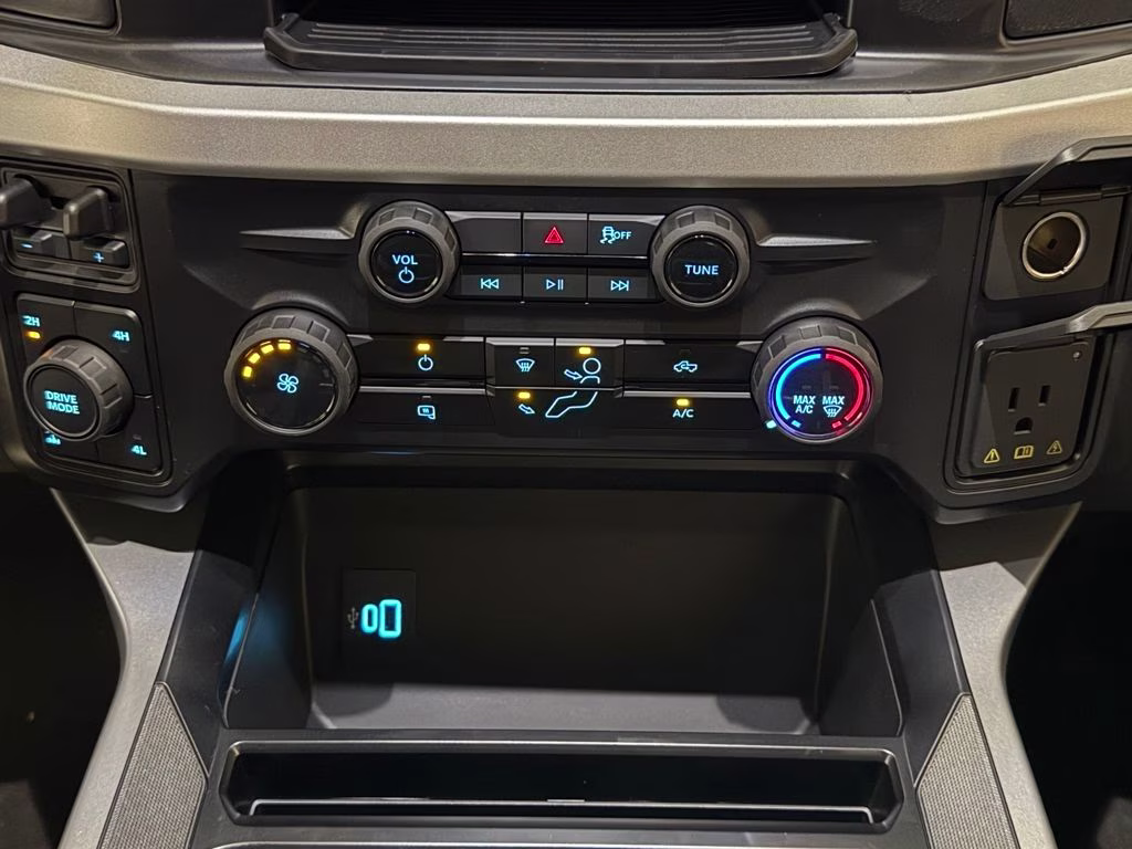2026 Oxford White Ford Super Duty F-250 SRW XLT 4X4 Truck