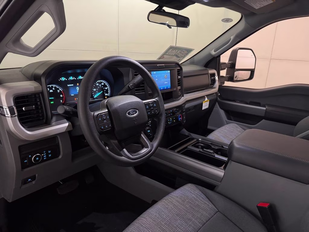 2026 Oxford White Ford Super Duty F-250 SRW XLT 4X4 Truck