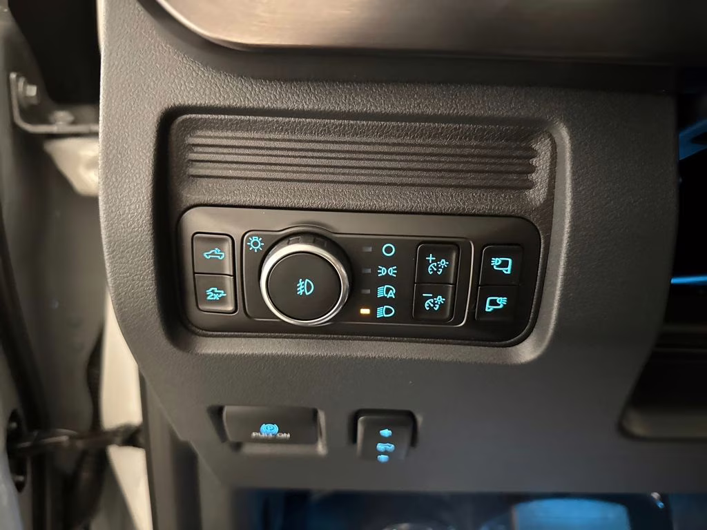2026 Avalanche Ford Super Duty F-250 SRW Lariat 4X4 Truck