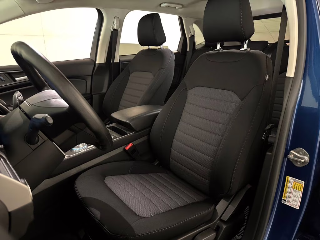 2024 Atlas Blue Metallic Ford Edge SE AWD SUV
