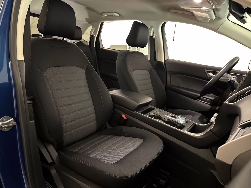 2024 Atlas Blue Metallic Ford Edge SE AWD SUV