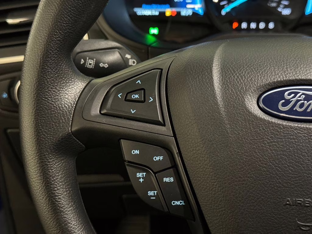 2024 Atlas Blue Metallic Ford Edge SE AWD SUV